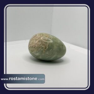 سنگ تخم مرغی اونتورین کم رنگ